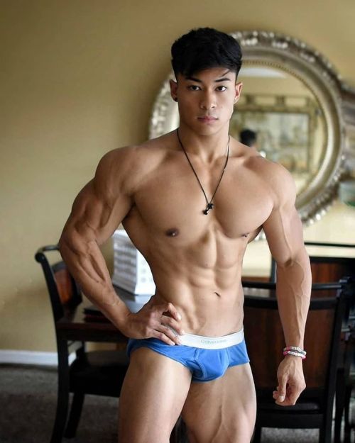 XXX musclecomposition:Physique model, Nyle Nayga photo