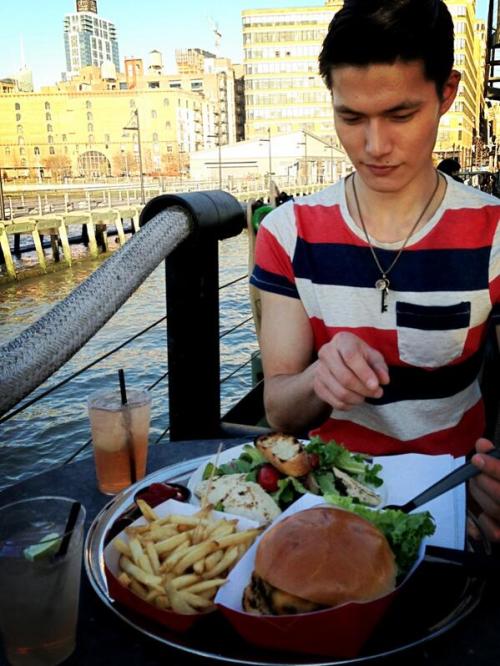 Oh my god, he likes burgers and fries wow it is truly fate, we are meant to be.