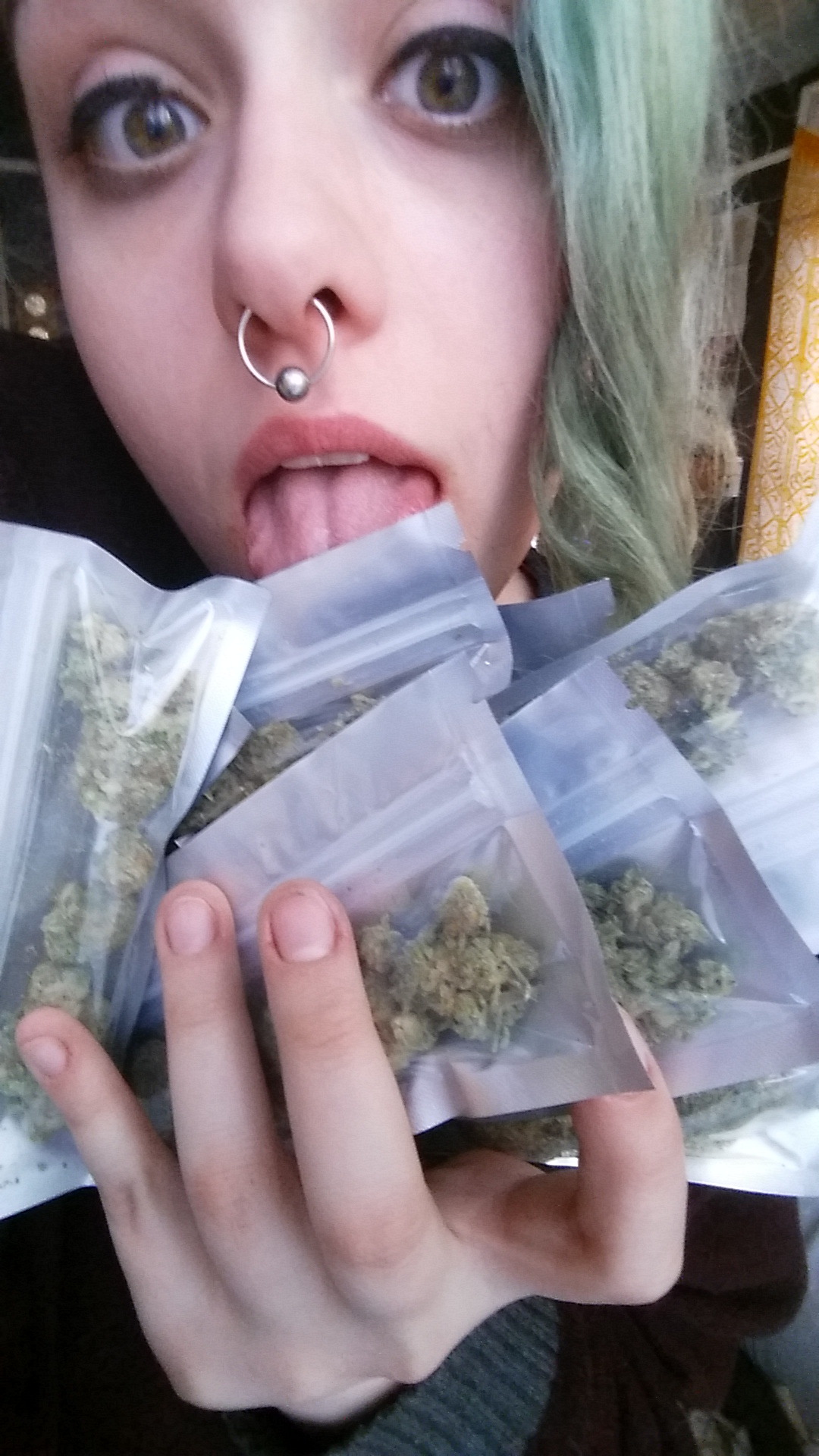 weed-breath:  When ya got 10 8ths, of course you gotta take selfies with em  (No,