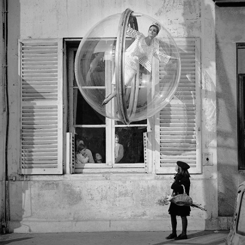 Porn photo vintagegal:  Melvin Sokolsky- "Bubble series"