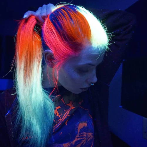 mymodernmet:  Glow-In-The-Dark Hair Is the Latest Fun Hair Trend to Light Up Your Life