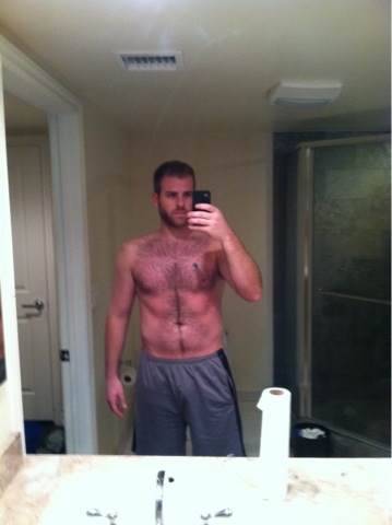 brobuddies69:  no-pants-on:  Scott Evans’ naked selfies  I bet it rums in the family!