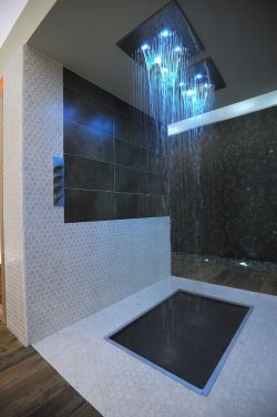 sweetestesthome:  Massive rain showerClick