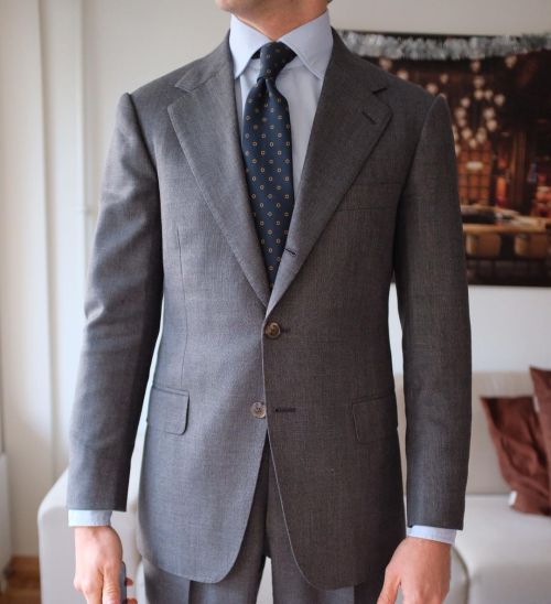 paul-lux:  Love that suit from @wwchantailor