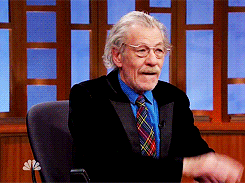 kittydoom:  davidfinchered: (to Ian McKellen) You were saying a dream of yours is that you wanted to host a show like this.   Omg, this is adorable. 