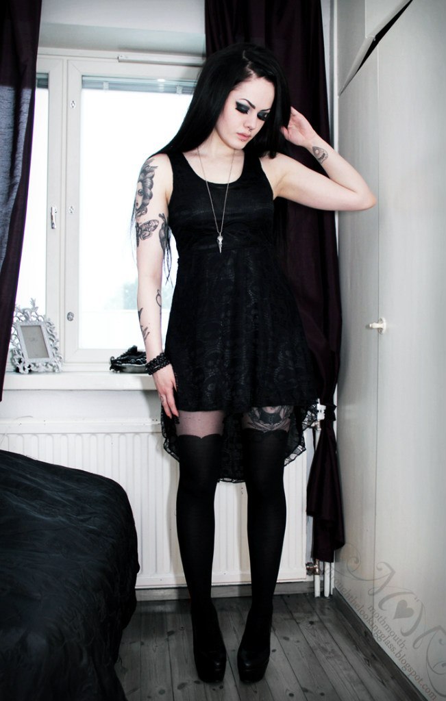 princess-pantsu:  ilovegothgirls:  Fab Mothmouth montage  She’s just so lovely