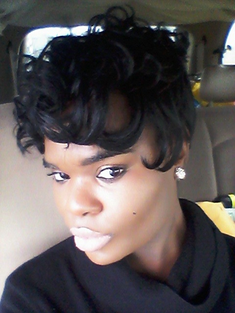 ultramike07: elexagoddess: Short hair you like guys Just trying something new for a week or two I li