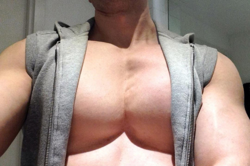 bigmalepecs:  Neil O'Keeffe