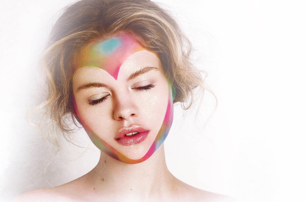 vanilla-line:  “La tête dans les nuages”  Published in: Elegant MagazinePhotographer