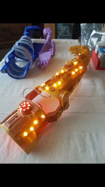 steampunktendencies: Super Dad built Son’s Steampunk Style Prosthetic Arm With A 3D printer He