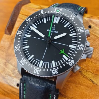 Instagram repost
thewatchmakersshop DAMASKO DC80#watches #watchrepairs #thewatchmakersshop [ #damasko #monsoonalgear #chronograph #watch #toolwatch ]