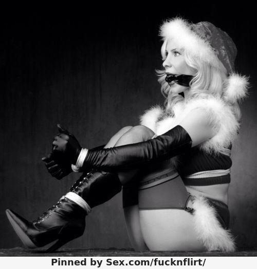 samoylasissotson: Hot cosplay photo with a stunning blonde