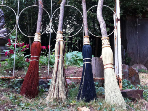 wingache:  altarsmoke:  Make Your Own Besom porn pictures