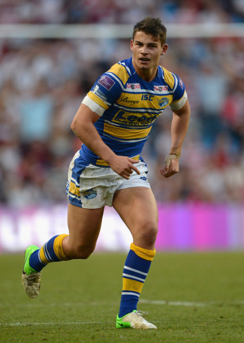 giantsorcowboys:Sunday Stunner!An Anonymous Tumblr Sent Me A Few Photos Of Stevie Ward…A Stand Off Stunner From Leeds. I Had A Few Extra To Add To His Submissions. Stevie’s Sexy As Hell, Baby!
