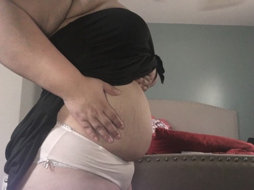 preggoalways:So the bf already shared that I’m pregnant again, so I figured I would too…. I’m preggo.