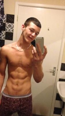 tfootielover:  his bush is so full and his dick and balls yummalicious 