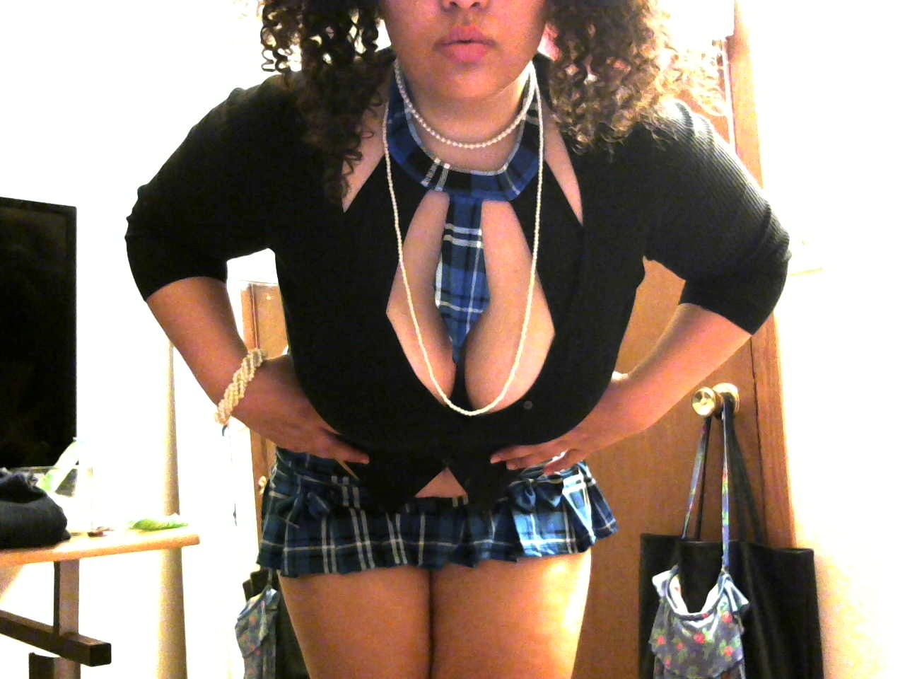 princess-tess-teases:  ofmonstersandsemen:  NEW SCHOOLGIRL HITACHI VIDEOLength: 15m+