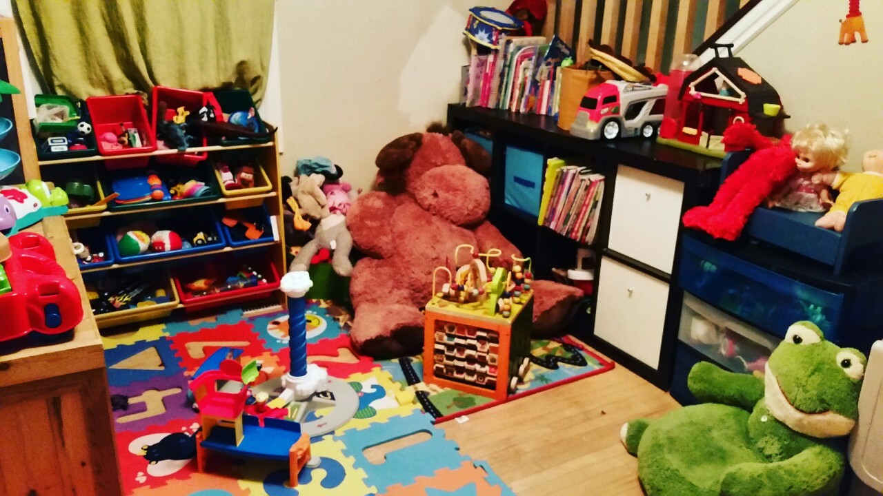 petmonster-furfur:  ykdave:  petmonster-furfur:  Someone come over and play with