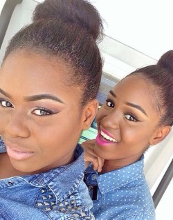 fuckyeahafricans:  Nigerian twins l3zl33.tumblr.com