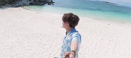 It Ll Comfort You This Magic Shop Bts Reaction You Go To The Beach And You Re