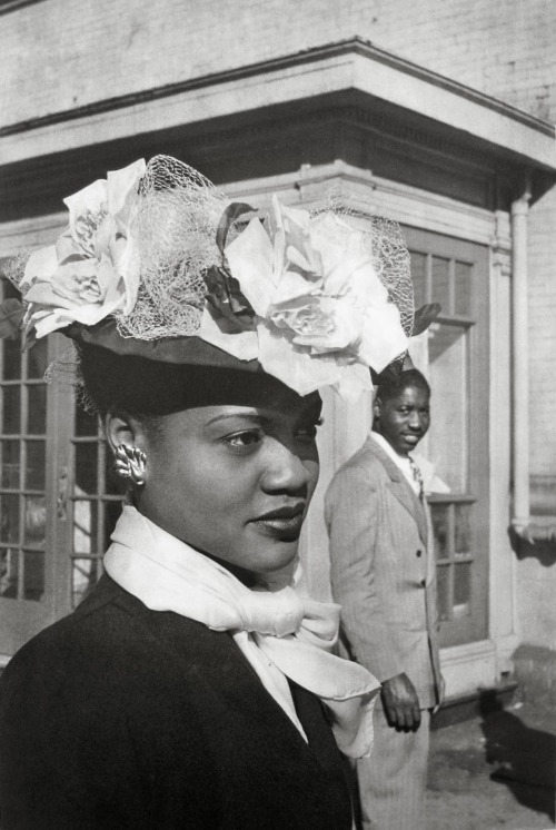 lascasartoris:  Easter Sunday (top-bottom) Harlem 1947 by Henri Cartier Bresson Harlem 1947 by Henri Cartier Bresson Harlem 1943 by Weegee South Side, Chicago 1941 by Russell Lee South Side, Chicago 1941 by Russell Lee Harlem 1947 by Henri Cartier Bresson