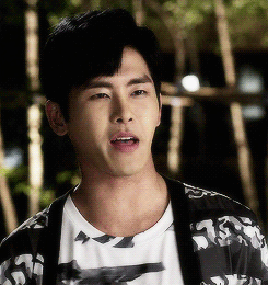 Pervingonkpop:  Who Fights With Massive Bedroom Eyes And Licking Their Lips?Hoya