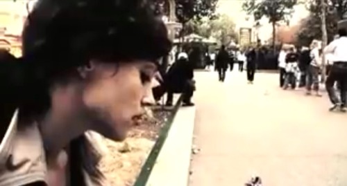 exhume-0ur-idols:  Annie Clark performing ‘Paris is Burning’ in Paris