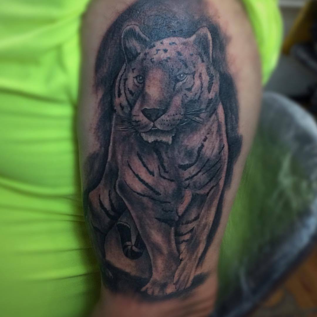 #tatu #tattoo #tatuaje #ink #inked #inkup #inklife #tiger #tigre #blacktattoo #black