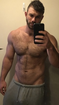 dirtyjocks:   Sexy selfie.