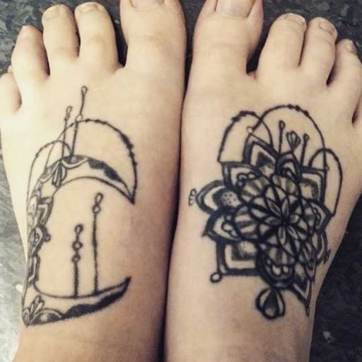 laurstattooedfeet-deactivated20:Hi everyone, I&rsquo;m back from my little hiatus! Sharing my old favs, reblog if you remember my sexy feet! New content coming soon!!! ❤️❤️❤️