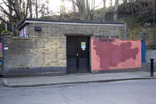 nothingbutthedreams: thewightknight:  A British graffiti artist’s year-long battle with a local council – and  how that squabble transformed an otherwise unremarkable brick building –  has been recorded in a gloriously amusing photo series. (x)