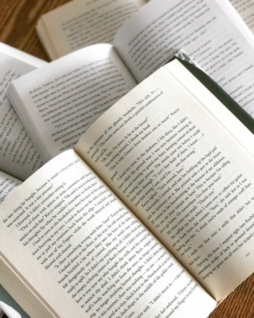 booksanerd: I’m going to ask you guys a serious question… do you smell your books?  ‘Cause I do. It’