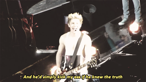 jungkooksan:  Niall during Teenage Dirtbag - O2 Arena [12/23]     