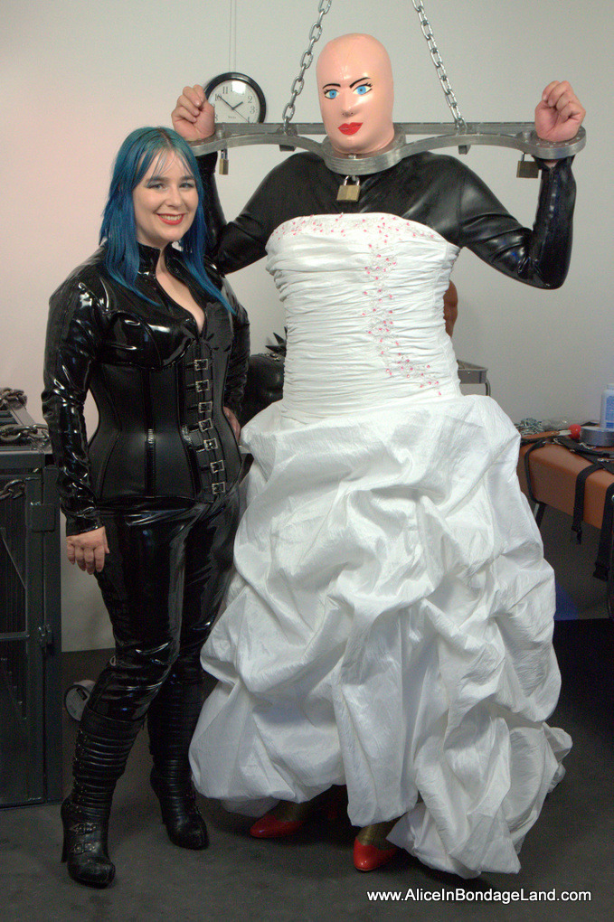 FOR SALE TO GOOD HOME: SISSY BRIDETime for a kinky bridal gown extravaganza!!!The