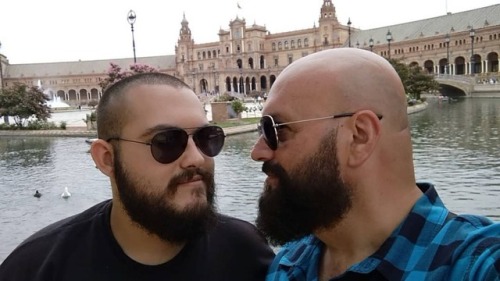 Uno de mis sitios favoritos de Sevilla, la Plaza de España! 
#gay #gayosos #gayoso #me #rickyosete #beard #osogay #gaycouplebear #bear #gaycoupleleather #gaybearleather #instacub #beardedgay #bearsofinstagram #picsbybears #bearharness #beardgay #beargay #bearspain #bear4bear #bear4cub #bear4chubby #hairybear #hairygayfat #gayalbacete #bearscubsnbeards #wbear #Bearsinexcess #chubsAtTheTubs #sevilla #plazaespañasevilla  (en Plaza de España, Seville)
https://www.instagram.com/p/Bqw6SMOAaijPWB10pC3hijermIVSD4b8_nGvzc0/?utm_source=ig_tumblr_share&igshid=1vc614vuv6dxq #gay#gayosos#gayoso#me#rickyosete#beard#osogay#gaycouplebear#bear#gaycoupleleather#gaybearleather#instacub#beardedgay#bearsofinstagram#picsbybears#bearharness#beardgay#beargay#bearspain#bear4bear#bear4cub#bear4chubby#hairybear#hairygayfat#gayalbacete#bearscubsnbeards#wbear#bearsinexcess#chubsatthetubs#sevilla