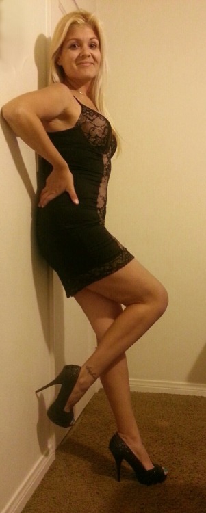 bad-wifeys-legs:Bad Wifeys Legs Nice!