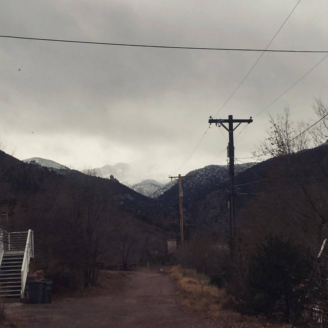 where-must-we–go:Pikes peak sure got a lot of snow I love it here ❄⛄ 