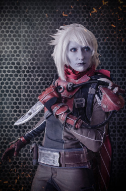 shanoanebula:  Myself as a Destiny guardian, an awoken hunter! Costume made by me as a commission for Activision and Bungie. Picture taken and edited by me.I’ll upload tutorials on this costume very son, so stay tuned to my blog.