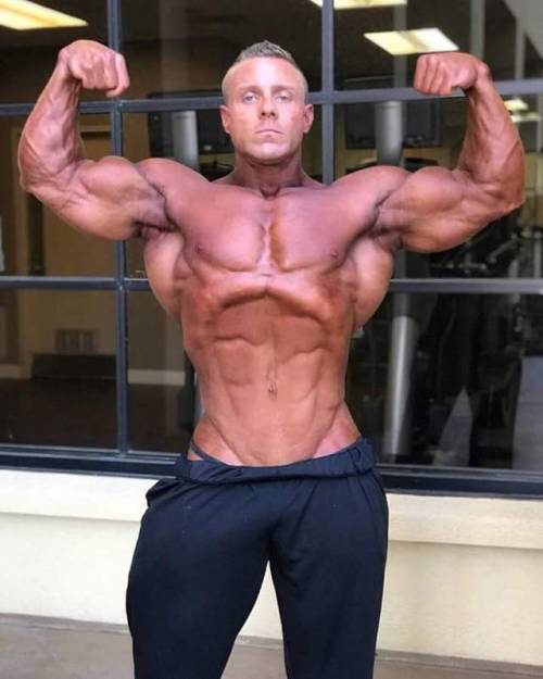 MUSCLES & INK