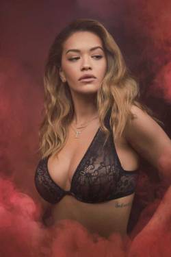 celebrityhunnies:  rita ora