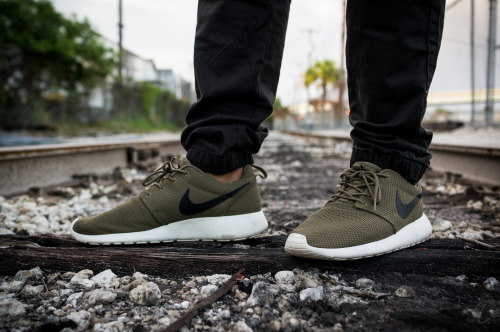 Nike Roshe Run - Iguana Green (by Niwreig) – Sweetsoles – Sneakers, kicks  and trainers.