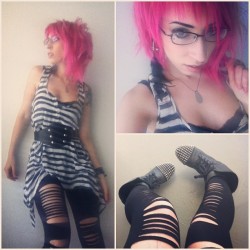 vividvivka:  Haven’t done an #ootd in awhile… And I’m feeling like a saucy pirate today. #stripes #pinkhair #girlsinglasses #foureyes #pirate #outfit #makeup #pastelhair #spikes #suicidegirls 