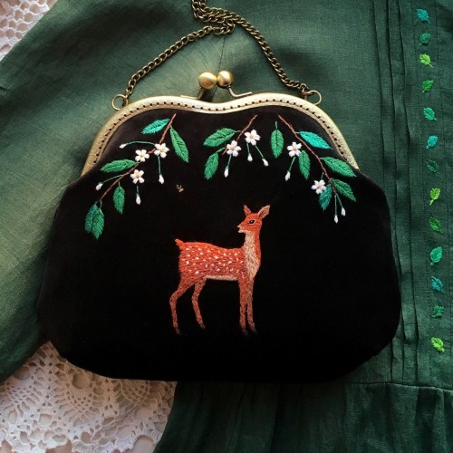 sosuperawesome:Embroidered Bags and Purses Mart Bag on Etsy Things Hobbits would use