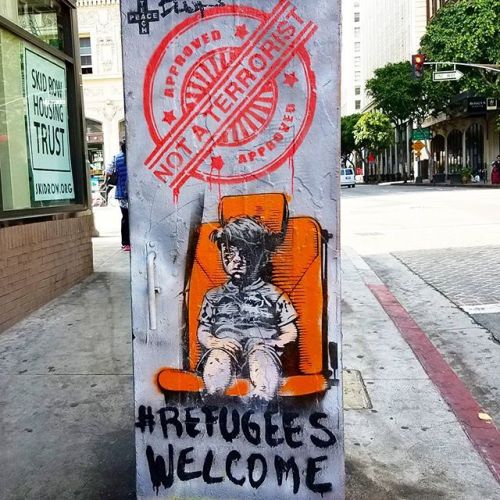 “Refugees Welcome” streetart in Los Angeles