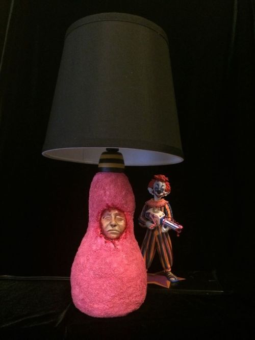 horroroftruant:  Check out this frighteningly awesome Killer Klowns From Outer Space lamp from Homemade Horror!  Gabe LaPeer is a sculptor/ graphic designer/ illustrator with a love of “Genre” films. Homemade Horror is a place to showcase some of