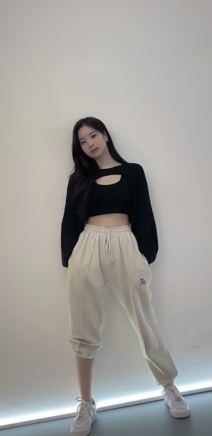 Dahyun Lockscreens (twice)