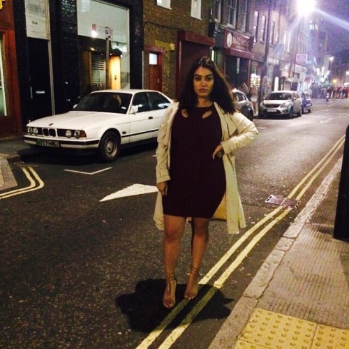 nadiaaboulhosn:Take me back to London.…nice toes.