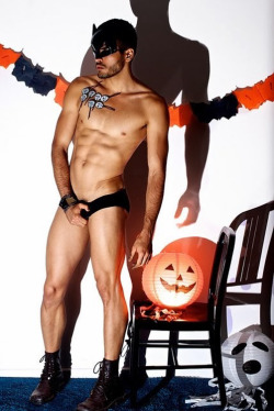 Aworldofmenz:  Willnsf:  =  Happy Halloween   A World Of Menz