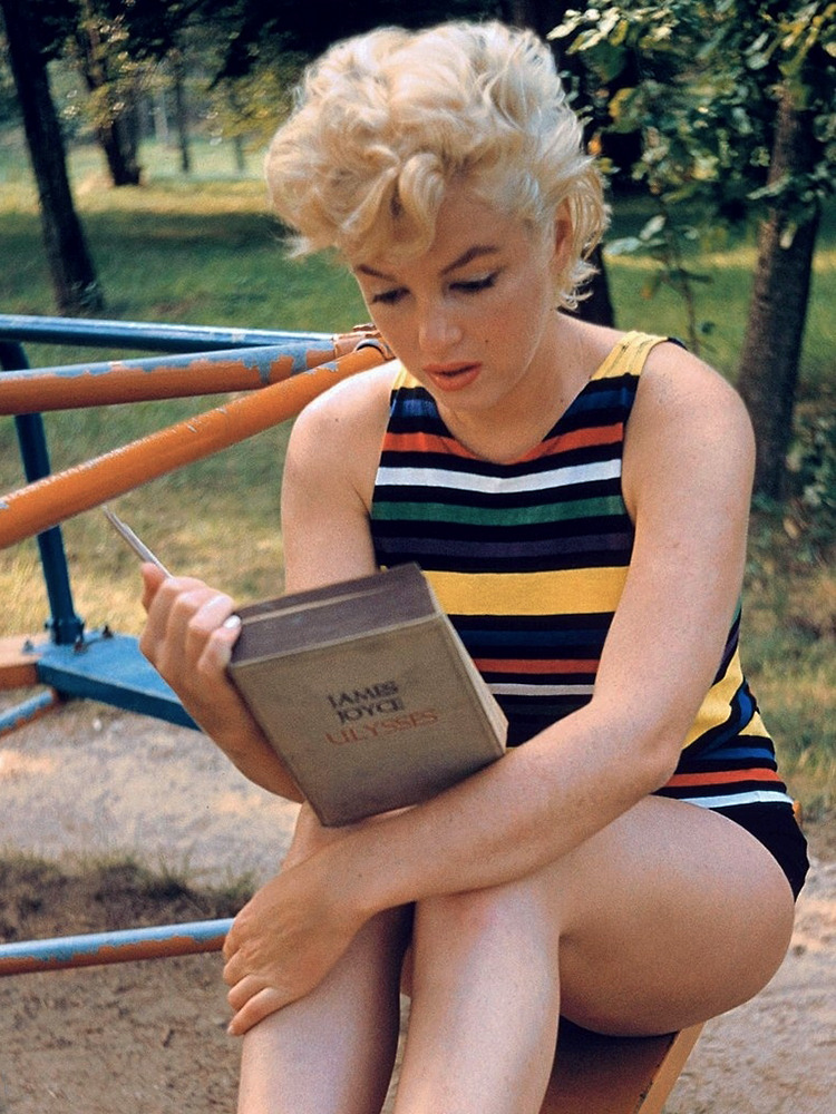 tristesambaqueunaoquisfazer:  Marilyn Monroe / photo by Eve Arnold. 