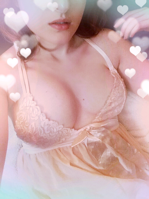 wearmedowntobones:  Bought a new nightie~ porn pictures